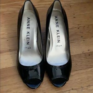 Anne Klein patent leather open toed block  heel